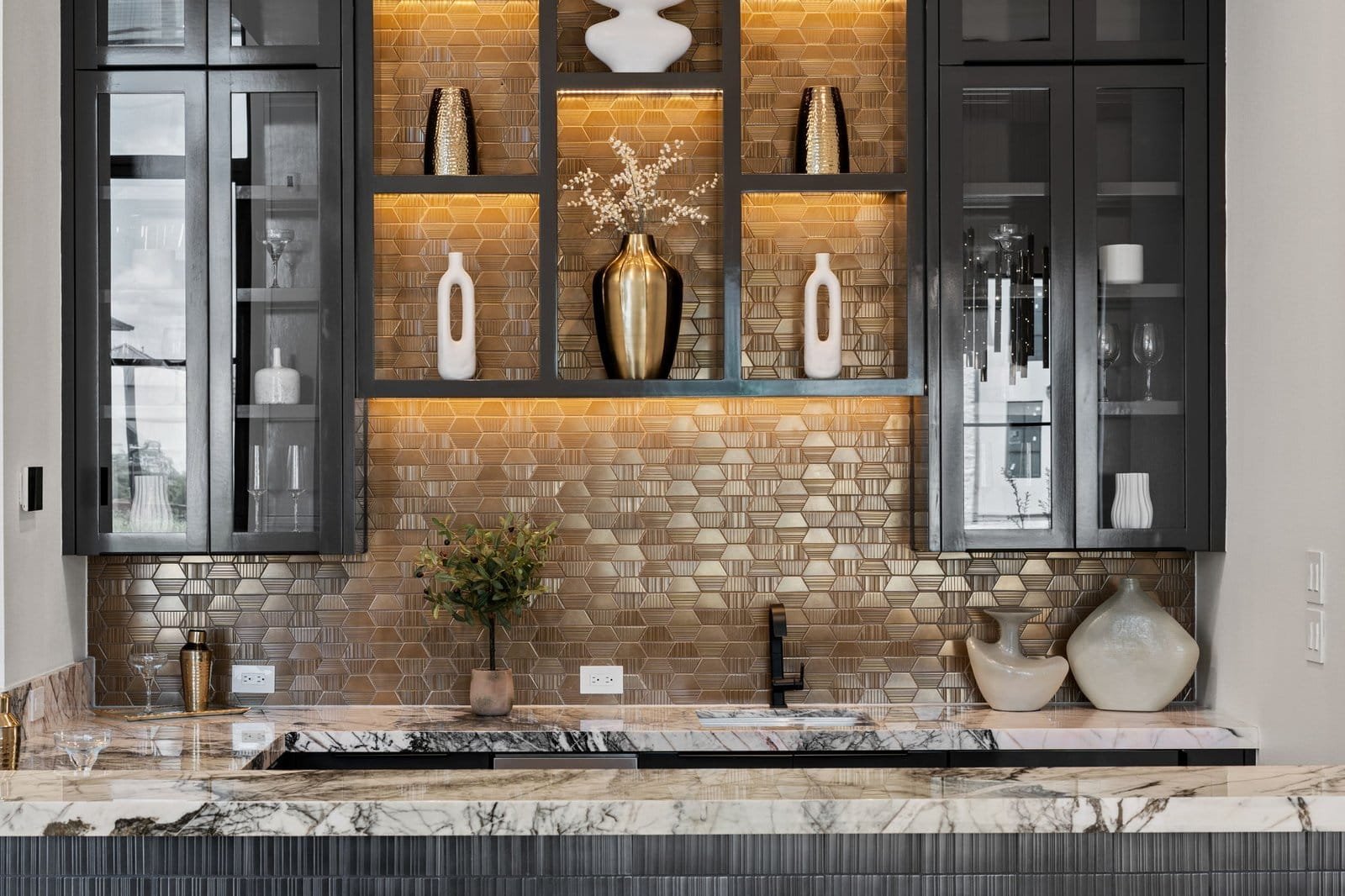 Custom illuminated bar at Balfour Court Custom Home